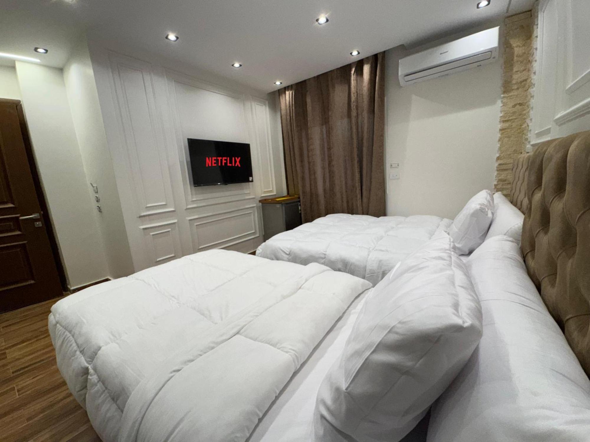 New White Pyramids Inn Ghatati Exterior foto