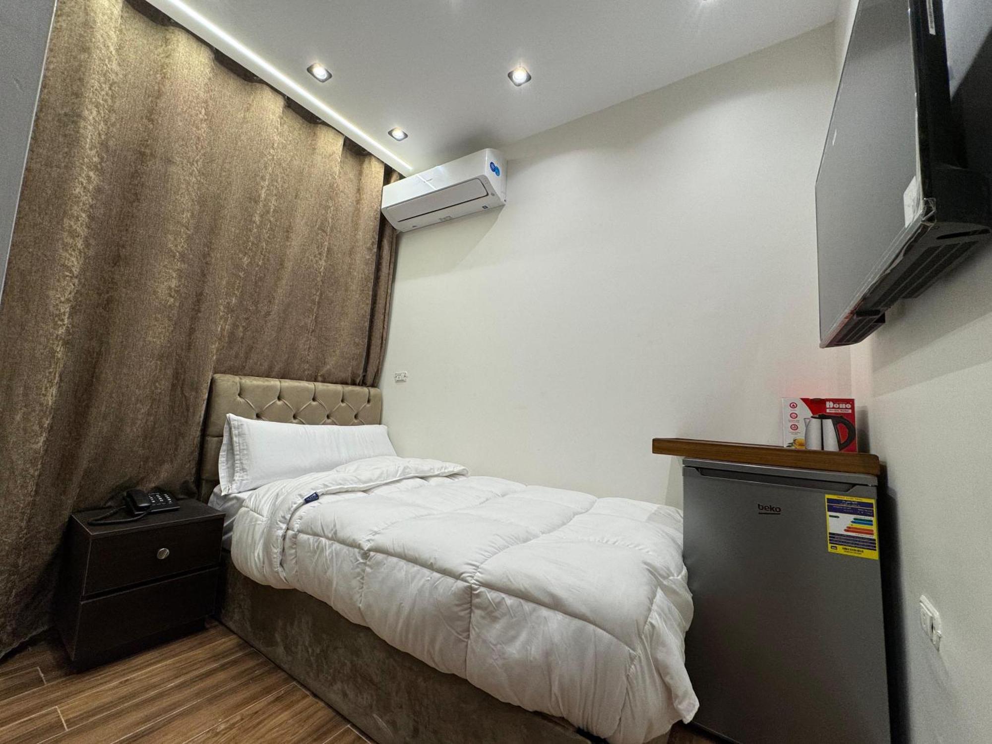 New White Pyramids Inn Ghatati Exterior foto