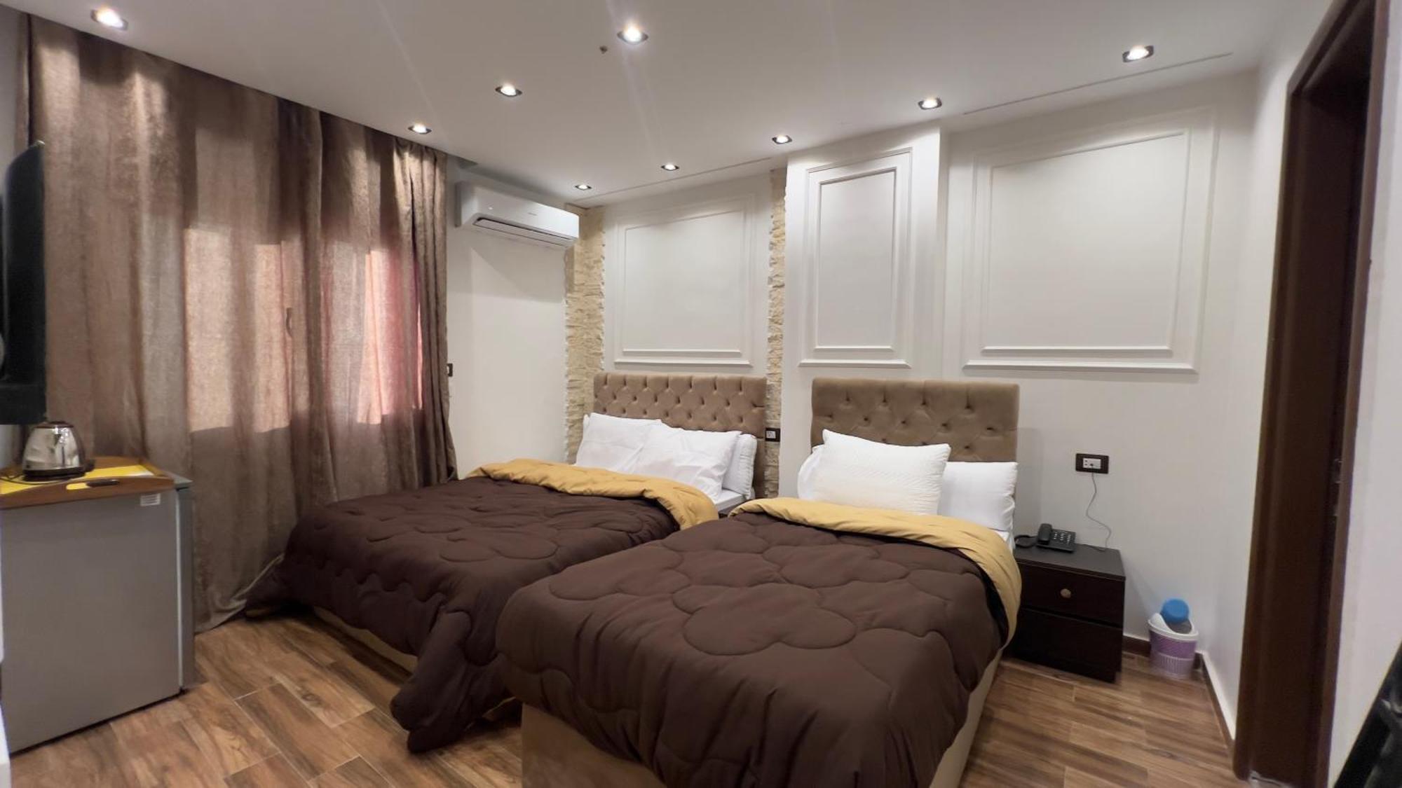 New White Pyramids Inn Ghatati Exterior foto